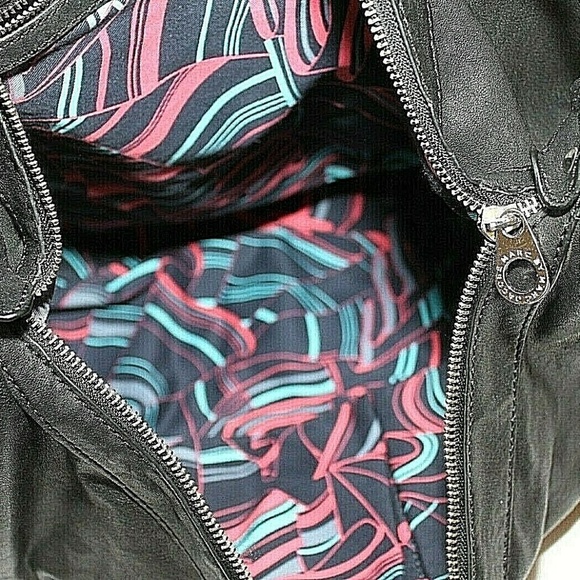 MARC JACOBS Black Leather Three Zipper Pockets Hobo Handbag - Picture 4 of 10